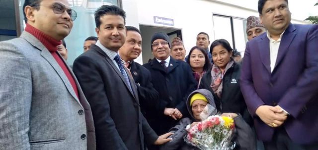 प्रचण्ड पत्नी सिता दाहालको स्वास्थ्यमा सुधार, अस्पतालबाट डिस्चार्ज