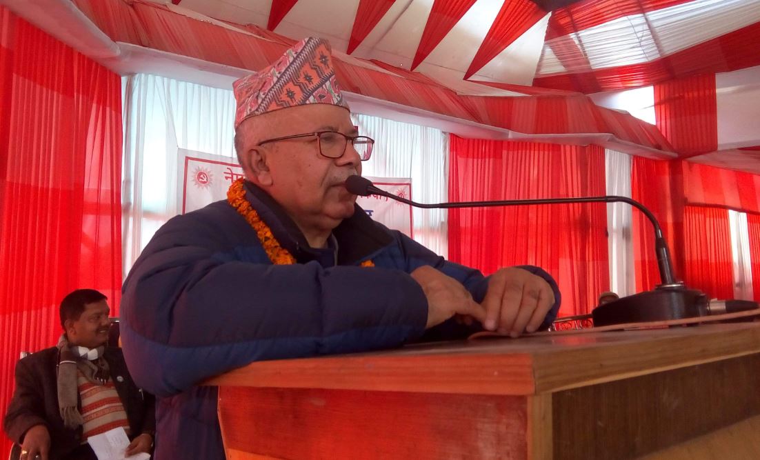 काँग्रेसको लोकप्रियता देख्न नसकेर दुष्प्रचारमा लाग्योः माधव नेपाल