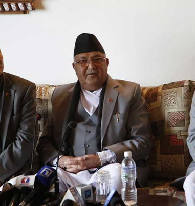 डाबोसबाट प्रधानमन्त्री ओली फर्किए, गोविन्द केसीको नामै लिन चाहेनन्