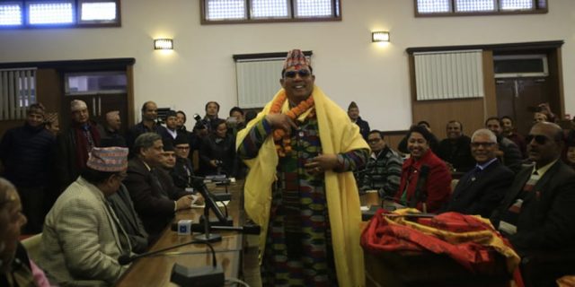 रेशमको शपथ : ओलीको बाध्यता ! प्रचण्ड कनेक्सन