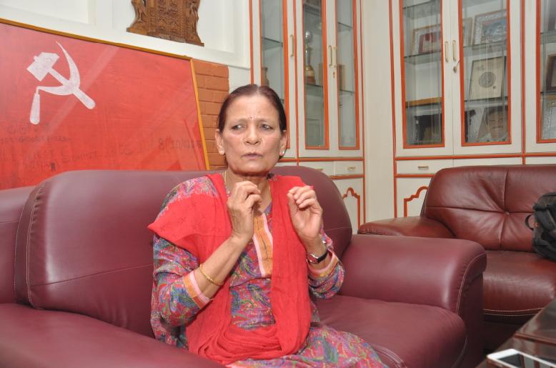 प्रचण्ड पत्नी सिता अस्पताल भर्ना
