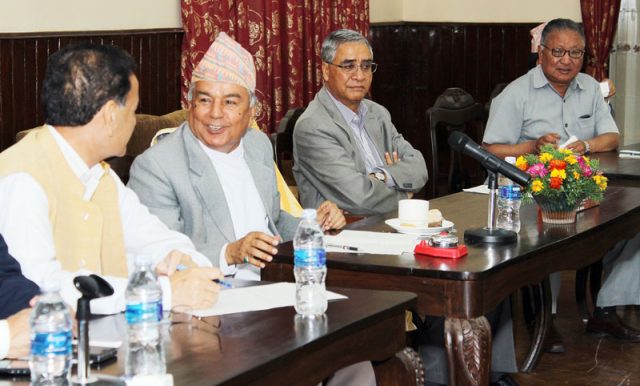 देउवा र पौडेल विवाद उत्कर्षमा पुग्दा केन्द्रिय समिति बैठक नै प्रभावित