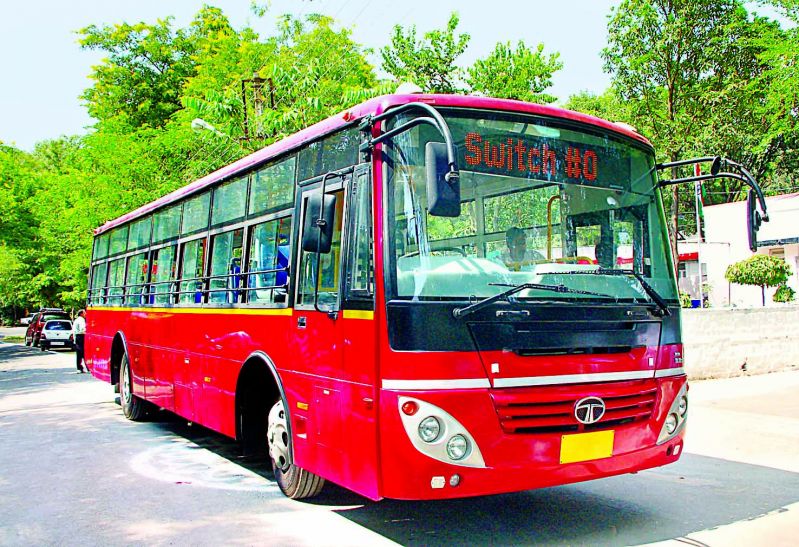 विश्वको सर्वोच्च शिखर सगरमाथा रहेको खुम्बुमा पहिलो पटक गाडी पुग्यो