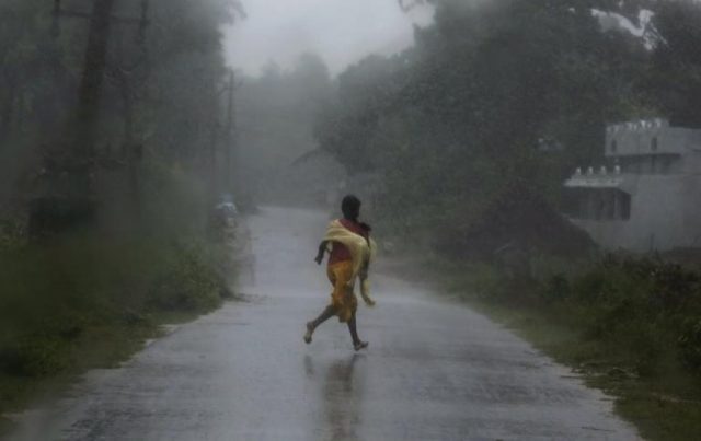 वारा र पर्सामा हावाहुरीले लियो तीन दर्जनको ज्यान, रातभरी आतंक