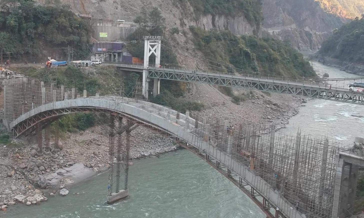 झोलुङ्गे पुलले यात्रामा सहज