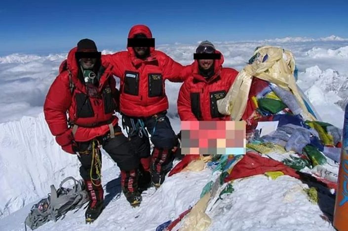 सगरमाथामा हस्तमैथुन गरेको फोटो ११ वर्ष अघिको भएको खुलासा !