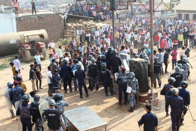 भारतीयद्वारा नेपाली कुटिए, स्थिति तनावग्रस्त