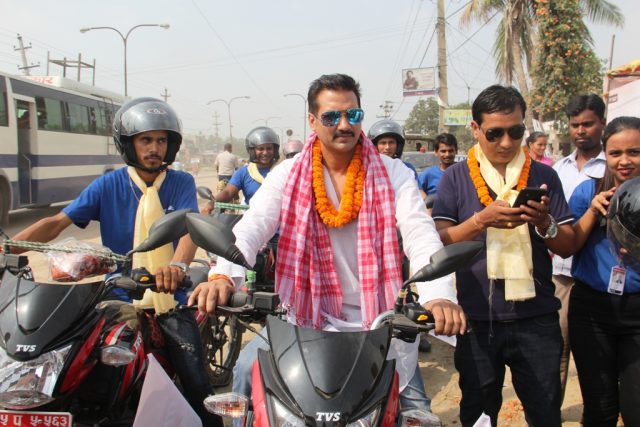 टि.भि.ए. स्ट्राइकरको र्यालीमा सुपरस्टार निखिल उप्रेती