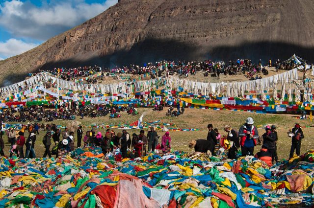 हिमाली बौद्ध धर्मावलम्वीले मनाउने सागा दावा के हो ?