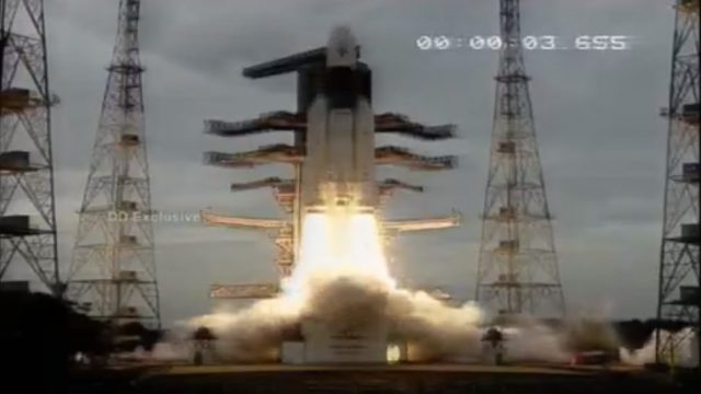 भारतले चन्द्रमामा पठायो चन्द्रयान