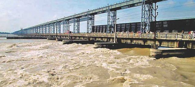 सप्तकोशी नदीमा जलवहाव उच्च :  कोशी ब्यारेजका ५०ढोका खोलिए