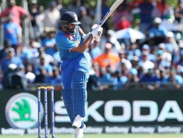 रोहित अन्तराष्ट्रिय टी–२० मा सबै भन्दा धेरै छक्का प्रहार गर्ने ब्याट्सम्यास, क्रिस गेलको रेकर्ड तोडे