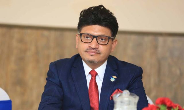 मदिरा पिएको भन्दै एनआरएन अध्यक्ष भट्टलाई विमानबाट ओरालियो