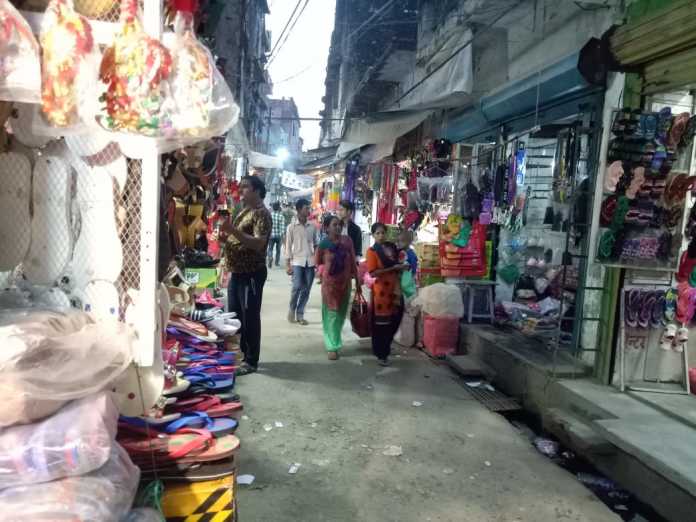 चाडपर्वको सुरुवात : पारि भीड, वारि सुनसान
