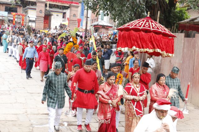 आज बडादशैको सातौ दिन, फूलपाती घरघरमा भित्र्याइदै