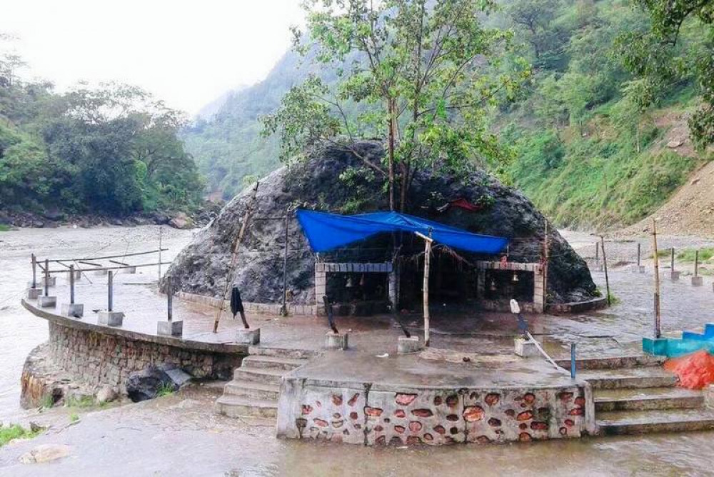 एशियाकै ठूलो शिला शालिग्राम संरक्षण अभावमा जीर्ण