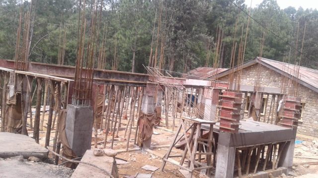 जिल्ला अस्पताल भवन निर्माणमा ढिलाइ, चिकित्सक पनि अपुग