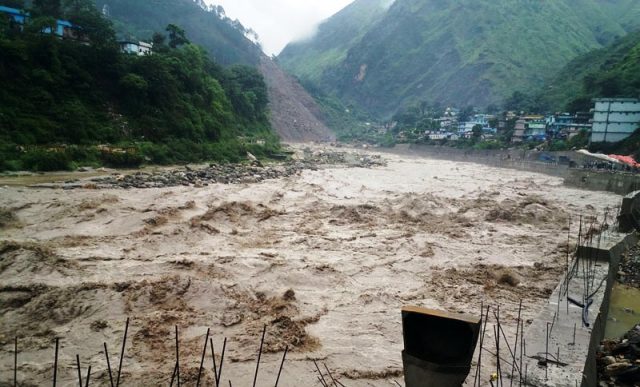 महाकालीको बगरमा पुरिँदै मुख्य सीमास्तम्भ