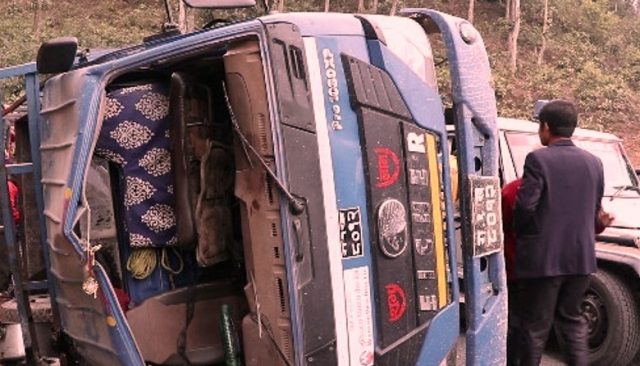 मापसे गरी गाडी हाक्दा सात जनाको ज्यान गयो