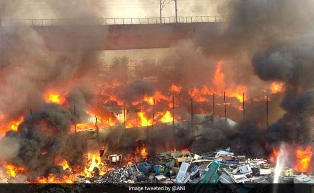 आगलागीमा २५ खसी बाख्रासहित २ सय ७४ लोकल कुखुरा जले