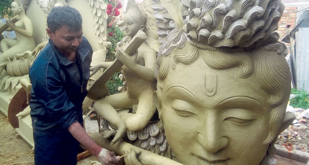 मूर्ति बेचेर लाखौं आम्दानी