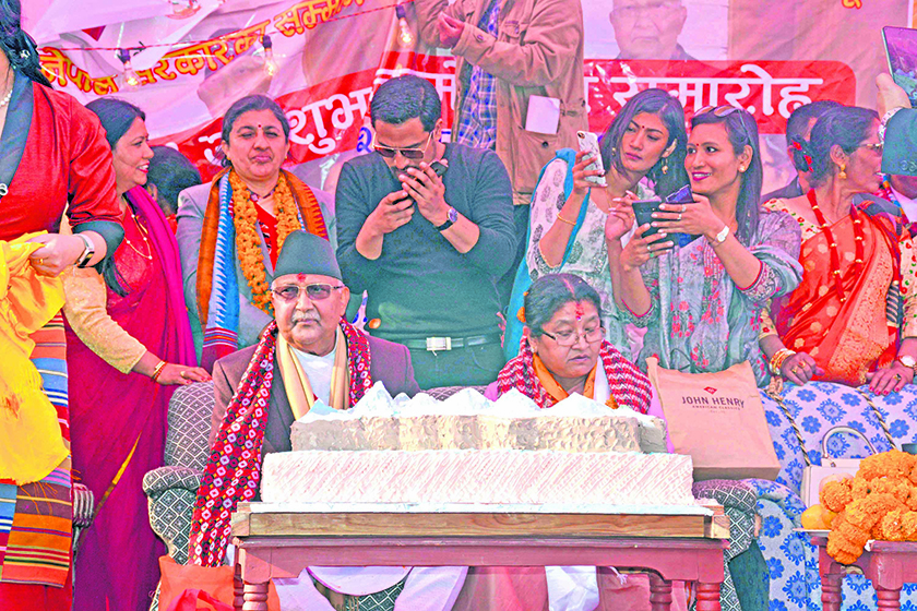 सामन्तविरुद्ध लाग्दा कम्युनिष्ट बनेका प्रधानमन्त्री ओली ‘महासामन्त’ मा रुपान्तरण भएकै हुन् ?