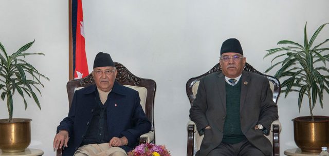 ओली-दाहालबीच तीन घण्टा वार्ता, सरकार ढाल्ने षड्यन्त्र परास्त गर्ने !