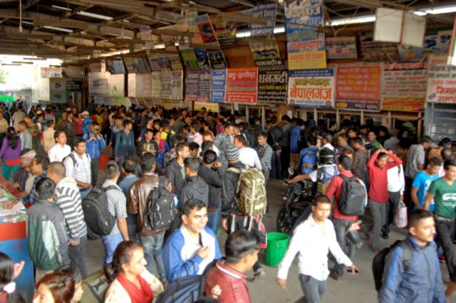 अझै रोकिएनन् सभा समारोह,बढाउँदैछ जोखिम