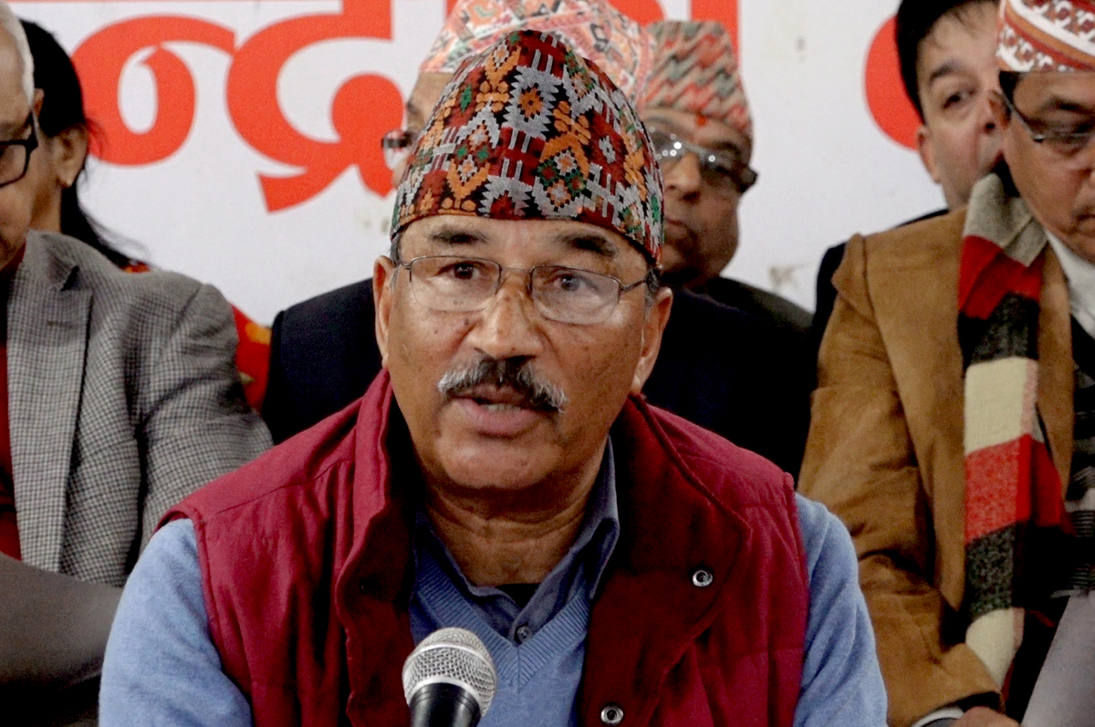कमल थापाको घोषणा : ‘म यो गीता हातमा राखेर भन्छु, राप्रपा फुट्दैन्’