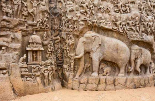 मूर्तिकला हेर्न टेउवामा आन्तरिक पर्यटकको भीड