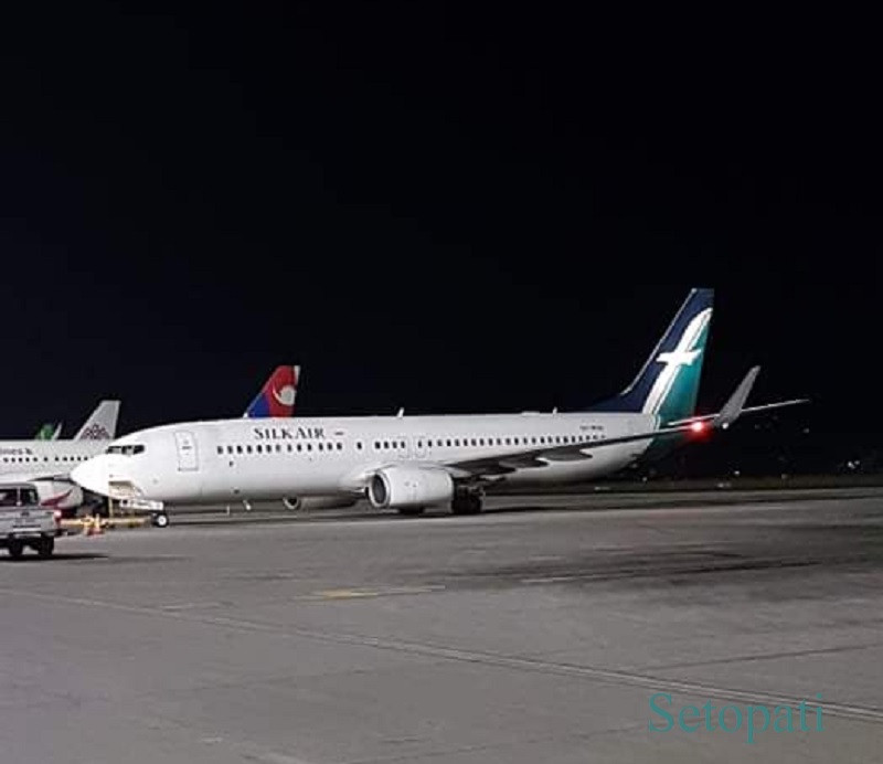 तीन जना यात्रुलाई पठाइयो क्वारेन्टाइनमा, तीन घन्टापछि सकियो सिंगापुरबाट आएको सिल्क एअरको ड्रामा