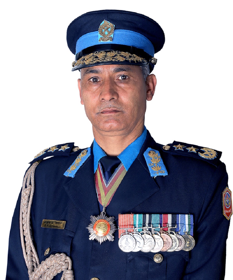 सेवानिवृत्त भई घर जानै लाग्दा आइजी ज्ञवालीद्वारा ३६ एसपीको सरुवा