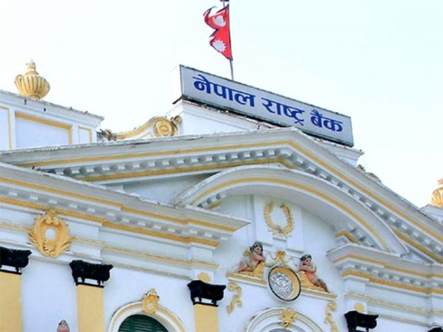 ऋणको किस्ता र ब्याज तिर्ने समय लम्बाउन राष्ट्र बैंकको निर्देशन कुर्दै व्यवसायी