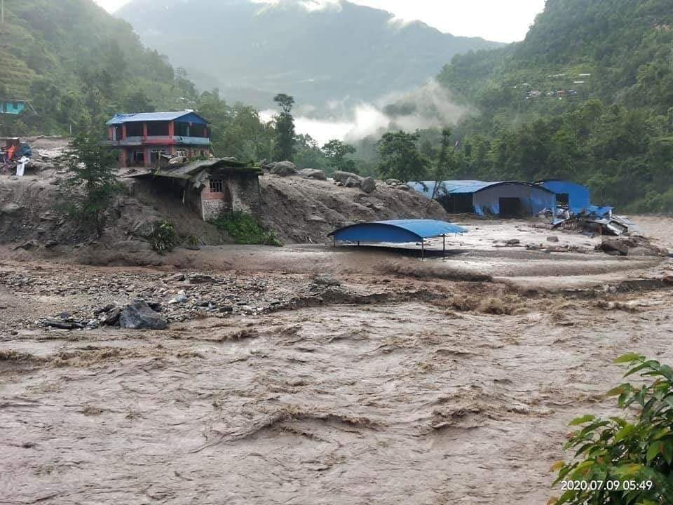 बाढी पहिरोले जनधनको ठुलो क्षति, यी स्थानमा खतरा बढ्यो (सुचीसहित)