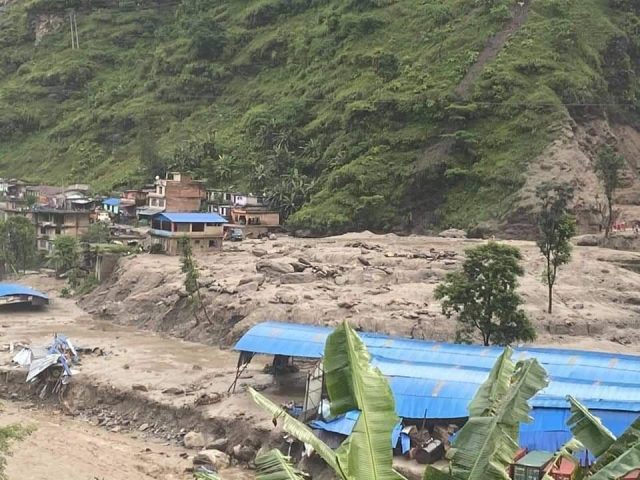 सुनकोशी नदी तटीय क्षेत्रमा अलर्ट, कास्कीमा पनि बाढीको खतरा