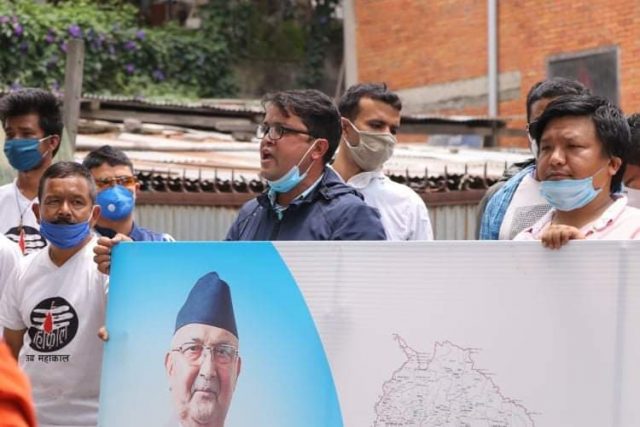माइतीघरमा प्रदर्शन’ओली सरकार ढाल्न पाईँदैन’