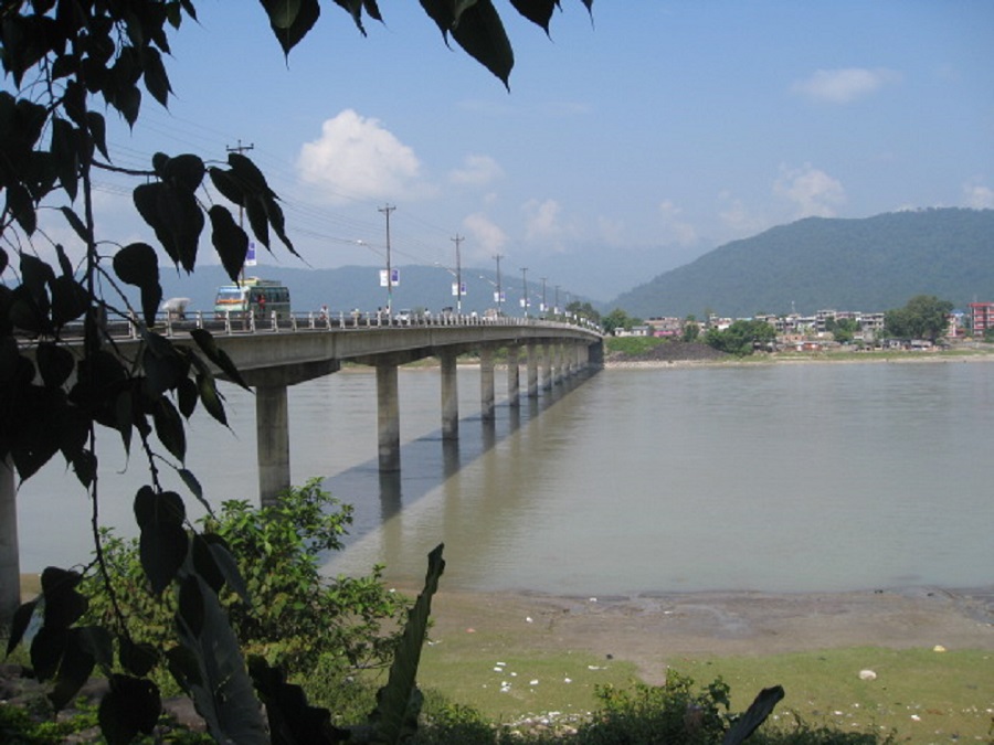 नारायणीमा हामफालेकी युवती १३ घण्टापछि जिवितै फेला