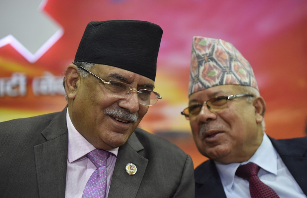 प्रचण्ड र नेपाल समुहका ७ मन्त्रीको सामुहिक राजीनामा