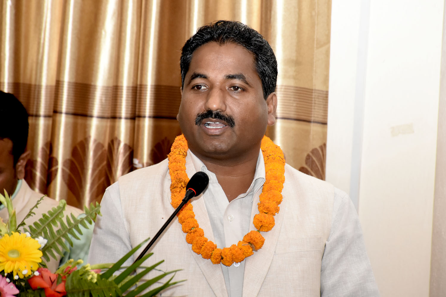 प्रचण्डले मेरा मतदातालाई अपमान गर्ने अपराध गरे : मन्त्री साह