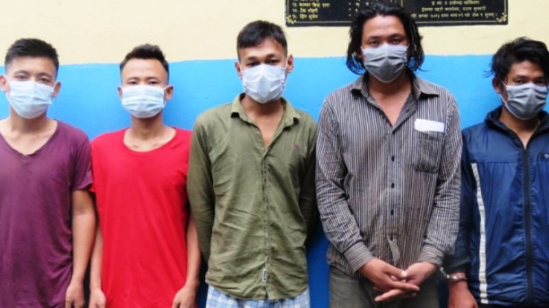 प्रहरी चौकी तोडफोड गरि असईमाथि खुकुरी हान्ने ५ जना पक्राउ