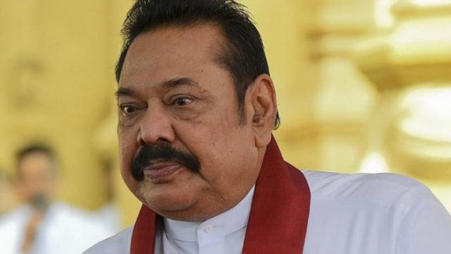 ज्यानको खतरा बढेपछि राजापाक्षे सैनिक अखडामा