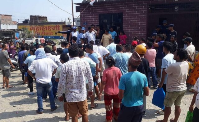 बुटवल उपमहानगरपालिकामा मेयरको उम्मेदवार पत्नीले पैसा बाँड्न खोजेको आरोप