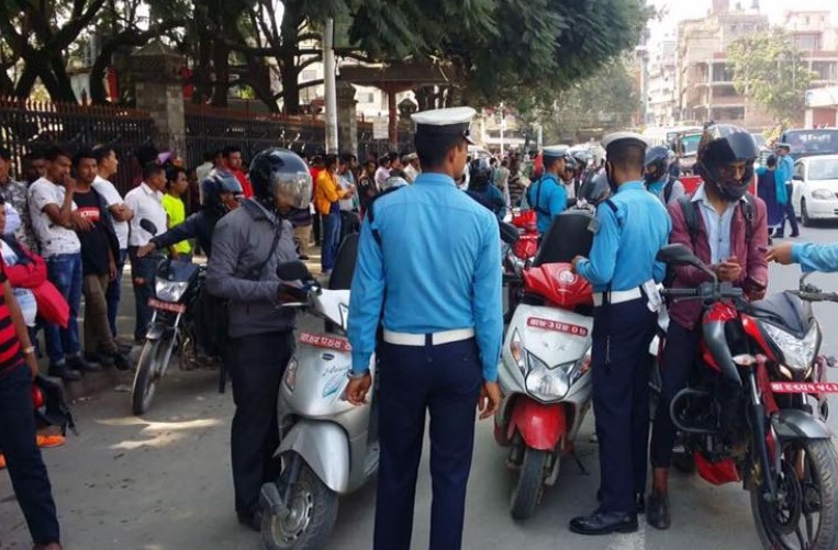 काठमाडौं उपत्यकामा एकैदिन २३ सय ९७ जना सवारी चालकमाथि कारवाही
