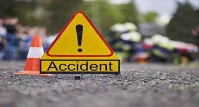 स्याउ बोकेको ट्रक दुर्घटना हुँदा चालकको मृत्यु