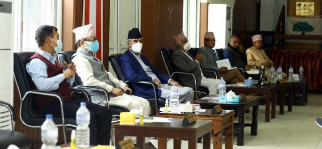 दोधारमा कांग्रेस नेता