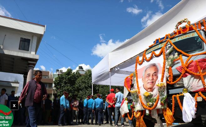 दिवांगत गिरीको शब सानेपाबाट सातदोबाटो कोटेश्वर हुदै पशुपति आर्यघाटमा