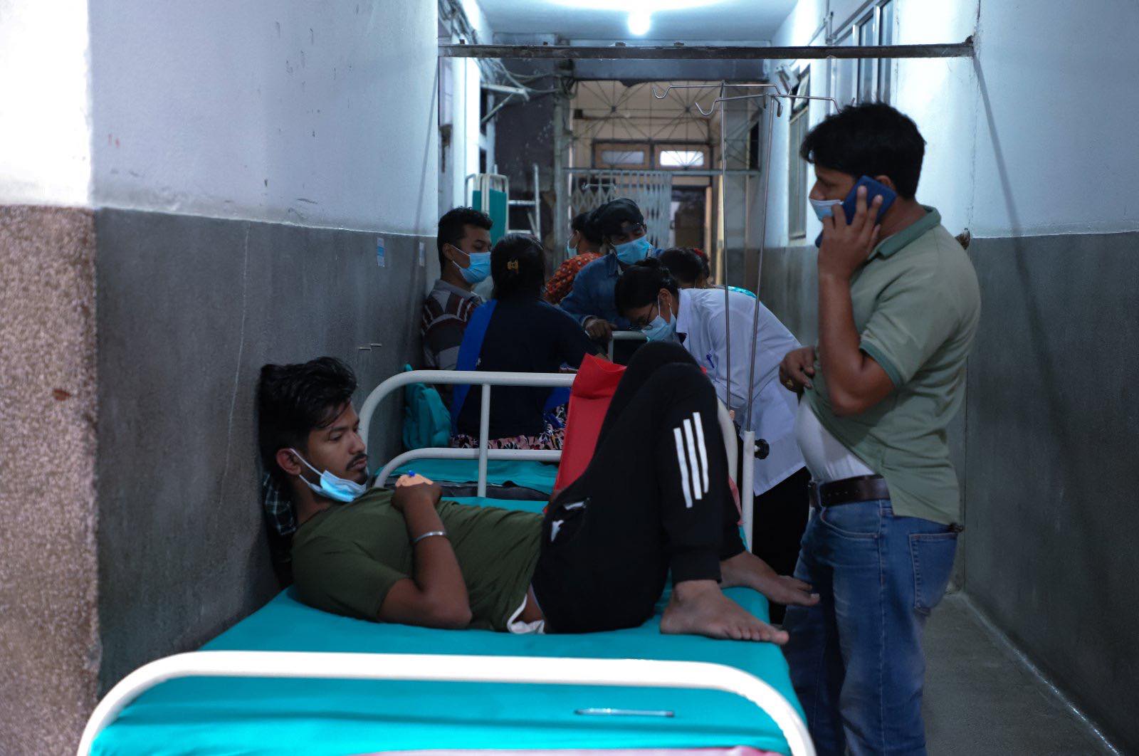 डेंगु बिरामीले भरियो टेकु अस्पताल