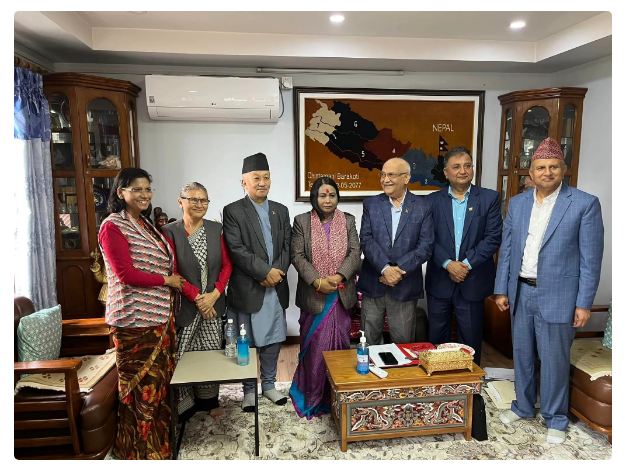 जसपाकी सांसद अमृता अग्रहरि एमाले प्रवेश, ओलीले गरे स्वागत