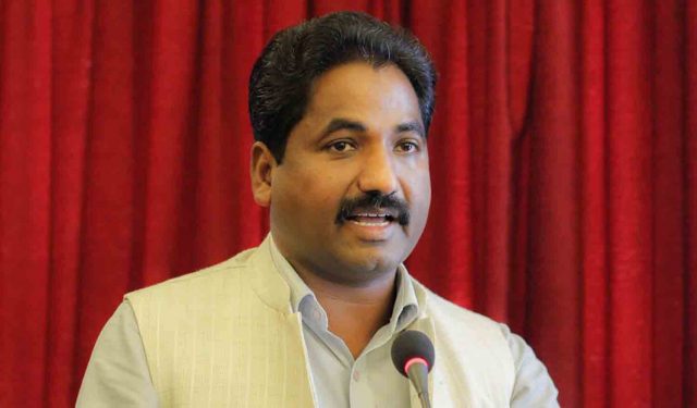 प्रभु शाहलाई कारबाही गर्ने एमालेको तयारी