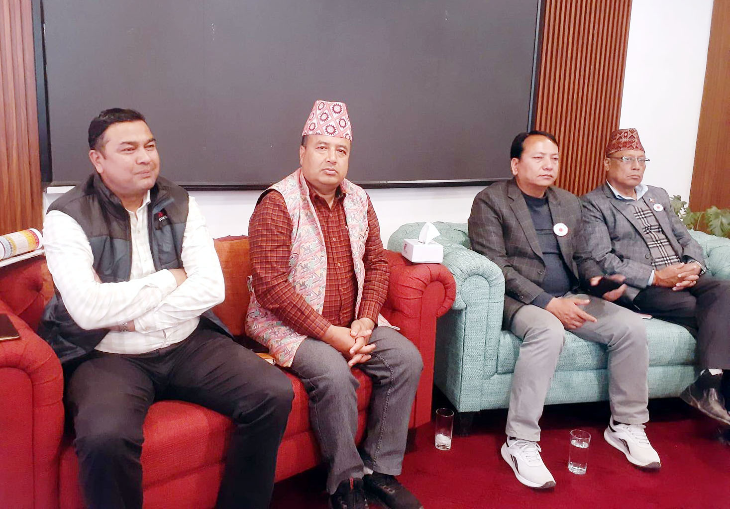 एमाले भक्तपुर-२ का उम्मेदवारको पाँच वर्षे ‘३० वटा महत्वपूर्ण योजना’हरु सार्वजनिक